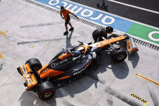 81 PIASTRI Oscar (aus), McLaren F1 Team MCL38, action during the Formula 1 Pirelli Gran Premio d’Italia 2024, Italian Grand Prix 2024, 16th round of the 2024 Formula One World Championship, WM, Weltmeisterschaft from August 30 to September 1, 2024 on the Autodromo Nazionale Monza, in Monza, Italy - F1 - ITALIAN GRAND PRIX 2024 DPPI Panoramic  240831_R16_ITALIA_DP_EA013171