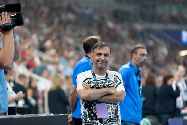 Bob Hanning watches the game of Fuechse Berlin SC Magdeburg vs Fuechse Berlin, Handball, Handball Super Cup 2024, 2024 25, 31 08 2024 SC Magdeburg vs Fuechse Berlin, Handball, Handball Super Cup 2024, 2024 25, 31 08 2024 Duesseldorf Copyright: xEibner-Pressefoto GerhardxWingenx EP_GWR