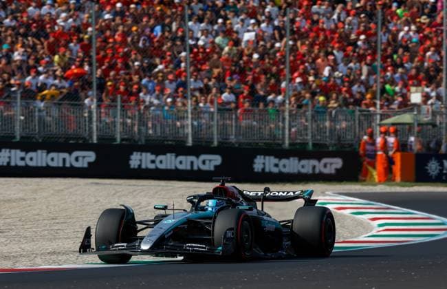 63 RUSSELL George (gbr), Mercedes AMG F1 Team W15, action during the Formula 1 Pirelli Gran Premio d’Italia 2024, Italian Grand Prix 2024, 16th round of the 2024 Formula One World Championship, WM, Weltmeisterschaft from August 30 to September 1, 2024 on the Autodromo Nazionale Monza, in Monza, Italy - F1 - ITALIAN GRAND PRIX 2024 DPPI Panoramic  F12024GP16ITA_JK521997
