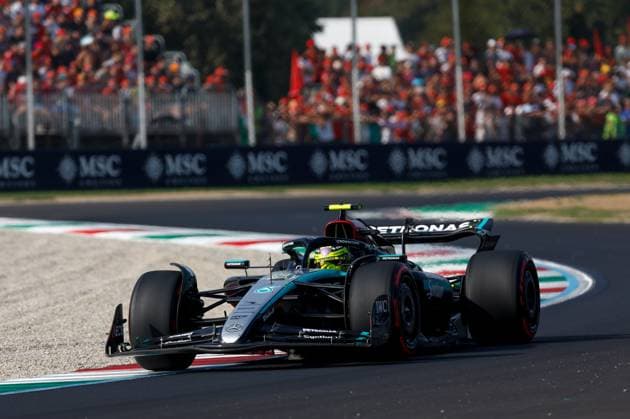 44 HAMILTON Lewis (gbr), Mercedes AMG F1 Team W15, action during the Formula 1 Pirelli Gran Premio d’Italia 2024, Italian Grand Prix 2024, 16th round of the 2024 Formula One World Championship, WM, Weltmeisterschaft from August 30 to September 1, 2024 on the Autodromo Nazionale Monza, in Monza, Italy - F1 - ITALIAN GRAND PRIX 2024 DPPI Panoramic  F12024GP16ITA_JK522338