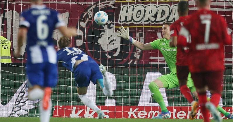 1 0 Hertha by Jonjoe Kenny 16, Hertba BSC Berlin vs Julian Krahl 1, Goalkeeper, FC Kaiserslautern 31 08 2024, Soccer, 2 Bundesliga, FC Kaiserslautern Hertha BSC Berlin, Matchday 4, Season 2024 25, Fritz Walter Stadion, Kaiserslautern, Germany, Photo Michael Deines PROMEDIAFOTO, DFB DFL regulations prohibit any use of photographs as image sequences and or quasi video FC Kaiserslautern Hertha BSC Berlin