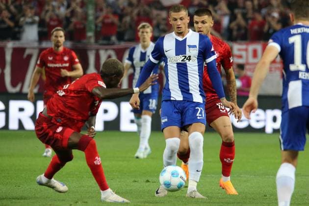 31 08 2024, xmohx, Soccer 2 Bundesliga, 1 FC Kaiserslautern Hertha BSC Berlin emspor, v l Michael Cuisance Hertha BSC Berlin DFL DFB REGULATIONS PROHIBIT ANY USE OF PHOTOGRAPHS as IMAGE SEQUENCES and or QUASI VIDEO Kaiserlautern