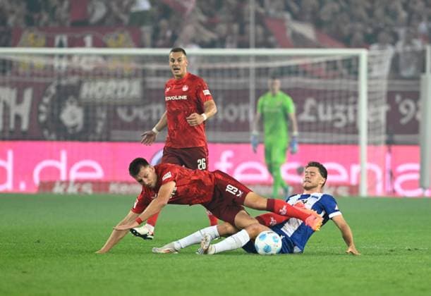 Soccer 2 Bundesliga Season 2024 25 1 FC Kaiserslautern 31 08 2024 Fritz Walter Stadion 1 FC Kaiserslautern fck Hertha BSC Berlin b Daniel HANSLIK 1 FC Kaiserslautern , li Linus GECHTER Hertha BSC Berlin 1 FC Kaiserslautern
