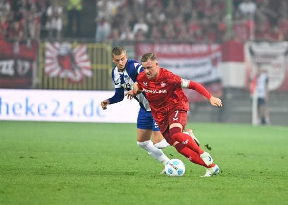 Soccer 2 Bundesliga Season 2024 25 1 FC Kaiserslautern 31 08 2024 Fritz Walter Stadion 1 FC Kaiserslautern fck Hertha BSC Berlin b Jonjoe KENNY Hertha BSC Berlin ,li Marlon RITTER 1 FC Kaiserslautern 1 FC Kaiserslautern