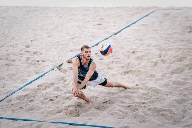Beach volleyball men Allianz German Beach Tour German Beach Volleyball Championship 2024 31 08 2024 Luis Henrichs plays the ball Timmendorfer Strand Ahmann Hager Arena Schleswig Holstein Germany