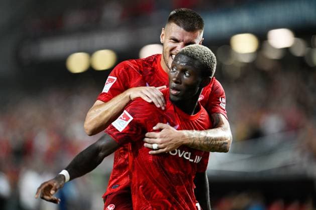 Sport Themen der Woche KW35 Sport Bilder des Tages Fussball - 2. Bundesliga - Saison 2024 25 1. FC Kaiserslautern 31.08..2024 Fritz-Walter-Stadion 1. FC Kaiserslautern (fck) - Hertha BSC Berlin (b) TorschützeAaron OPOKU (1. FC Kaiserslautern), vorne - Erik WEKESSER (1. FC Kaiserslautern) 1. FC Kaiserslautern *** Soccer 2 Bundesliga Season 2024 25 1 FC Kaiserslautern 31 08 2024 Fritz Walter Stadion 1 FC Kaiserslautern fck Hertha BSC Berlin b GoalscorerAaron OPOKU 1 FC Kaiserslautern , front Erik WEKESSER 1 FC Kaiserslautern 1 FC Kaiserslautern