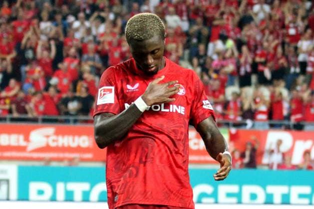 31 08 2024, xmohx, Fußball 2 Bundesliga, 1 FC Kaiserslautern Hertha BSC Berlin emspor, v l Torjubel nach dem Tor zum celebrating the goal celebrate 2 1 durch Aaron Opoku 1 FC Kaiserslautern DFL DFB REGULATIONS PROHIBIT ANY USE OF PHOTOGRAPHS as IMAGE SEQUENCES and or QUASI VIDEO Kaiserlautern