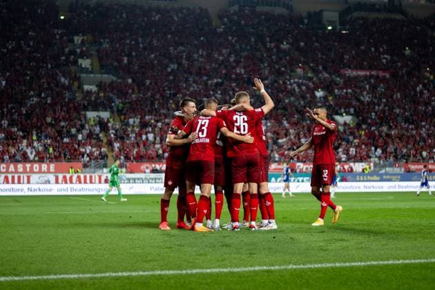 Erik Wekesser FC Kaiserslautern, 13 , Filip Kaloc FC Kaiserslautern, 26 , Jan Gyamerah FC Kaiserslautern, 32 celebrate the goal for 2 1 by Aaron Opoku FC Kaiserslautern, 17 , GER, FC Kaiserslautern FCK vs Hertha BSC Berlin BSC , Soccer 2 Bundesliga, 4 Spieltag, Saison 2024 2025, 31 08 2024 DFB DFL regulations prohibit any use of photographs as image sequences and or quasi video GER, FC Kaiserslautern FCK vs Hertha BSC Berlin BSC , Fussball 2 Bundesliga, 4 Spieltag, Saison 2024 2025, 31 08 2024 Kaiserslautern Copyright: xEibner-Pressefoto Memmlerx EP_MMR