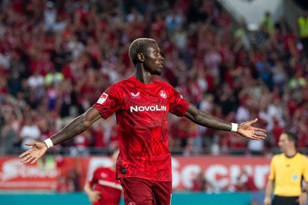 Aaron Opoku FC Kaiserslautern, 17 celebrates the goal for 2 1, GER, FC Kaiserslautern FCK vs Hertha BSC Berlin BSC , Soccer 2 Bundesliga, Matchday 4, Season 2024 2025, 31 08 2024 DFB DFL regulations prohibit any use of photographs as image sequences and or quasi video GER, FC Kaiserslautern FCK vs Hertha BSC Berlin BSC , Soccer 2 Bundesliga, Matchday 4, Season 2024 2025, 31 08 2024 Kaiserslautern Copyright: xEibner-Pressefoto Memmlerx EP_MMR
