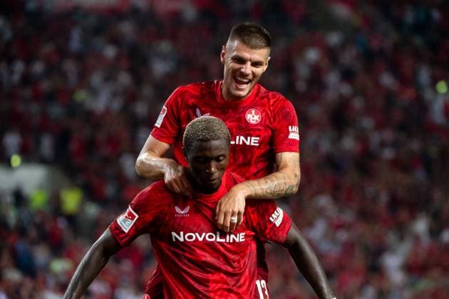 Aaron Opoku FC Kaiserslautern, 17 , Erik Wekesser FC Kaiserslautern, 13 celebrate the goal for 2 1, GER, FC Kaiserslautern FCK vs Hertha BSC Berlin BSC , Soccer 2 Bundesliga, Matchday 4, Season 2024 2025, 31 08 2024 DFB DFL regulations prohibit any use of photographs as image sequences and or quasi video GER, FC Kaiserslautern FCK vs Hertha BSC Berlin BSC , Fussball 2 Bundesliga, 4 Spieltag, Saison 2024 2025, 31 08 2024 Kaiserslautern Copyright: xEibner-Pressefoto Memmlerx EP_MMR