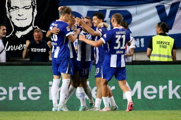 31 08 2024, xmohx, Fußball 2 Bundesliga, 1 FC Kaiserslautern Hertha BSC Berlin emspor, v l Torjubel nach dem Tor zum celebrating the goal celebrate 2 3 durch Luca Schuler Hertha BSC Berlin DFL DFB REGULATIONS PROHIBIT ANY USE OF PHOTOGRAPHS as IMAGE SEQUENCES and or QUASI VIDEO Kaiserlautern
