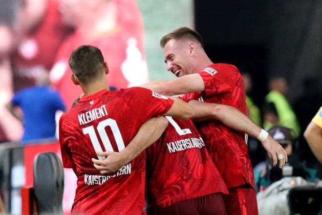 31 08 2024, xmohx, Fußball 2 Bundesliga, 1 FC Kaiserslautern Hertha BSC Berlin emspor, v l Torjubel nach dem Tor zum celebrating the goal celebrate 3 3 Boris Tomiak 1 FC Kaiserslautern DFL DFB REGULATIONS PROHIBIT ANY USE OF PHOTOGRAPHS as IMAGE SEQUENCES and or QUASI VIDEO Kaiserlautern