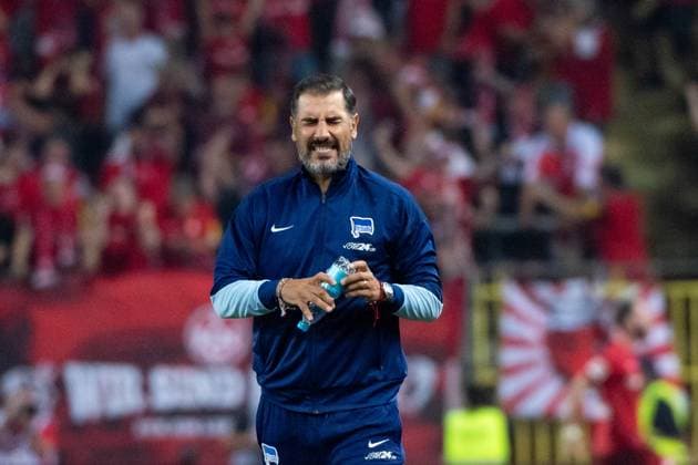 Cristian Fiel Hertha BSC Berlin, Trainer aergert sich über das Tor zum 3 3, GER, FC Kaiserslautern FCK vs Hertha BSC Berlin BSC , Fußball 2 Bundesliga, 4 Spieltag, Saison 2024 2025, 31 08 2024 DFB DFL regulations prohibit any use of photographs as image sequences and or quasi video GER, FC Kaiserslautern FCK vs Hertha BSC Berlin BSC , Fußball 2 Bundesliga, 4 Spieltag, Saison 2024 2025, 31 08 2024 Kaiserslautern Copyright: xEibner-Pressefoto Memmlerx EP_MMR