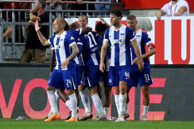 31 08 2024, xmohx, Fußball 2 Bundesliga, 1 FC Kaiserslautern Hertha BSC Berlin emspor, v l Torjubel nach dem Tor zum celebrating the goal celebrate 3 durch Michael Cuisance Hertha BSC Berlin DFL DFB REGULATIONS PROHIBIT ANY USE OF PHOTOGRAPHS as IMAGE SEQUENCES and or QUASI VIDEO Kaiserlautern