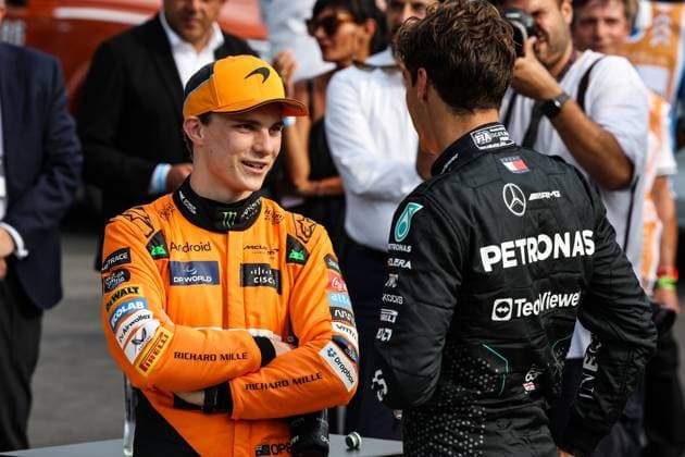 PIASTRI Oscar (aus), McLaren F1 Team MCL38, portrait RUSSELL George (gbr), Mercedes AMG F1 Team W15, portrait during the Formula 1 Pirelli Gran Premio d’Italia 2024, Italian Grand Prix 2024, 16th round of the 2024 Formula One World Championship, WM, Weltmeisterschaft from August 30 to September 1, 2024 on the Autodromo Nazionale Monza, in Monza, Italy - F1 - ITALIAN GRAND PRIX 2024 DPPI Panoramic 240831_R16_ITALIA_DP_XB3_9771A