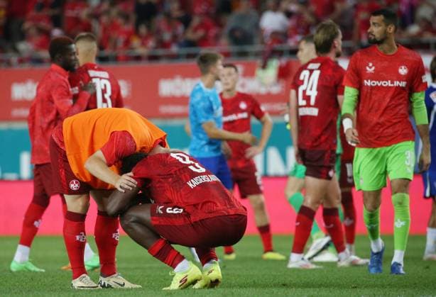 3 4 Defeat for FCK, right Ragnar Ache 9, FC Kaiserslautern 31 08 2024, Football, 2 Bundesliga, FC Kaiserslautern Hertha BSC Berlin, Matchday 4, Season 2024 25, Fritz Walter Stadion, Kaiserslautern, Germany, zmdz, DFB DFL regulations prohibit any use of photographs as image sequences and or quasi video FC Kaiserslautern Hertha BSC Berlin