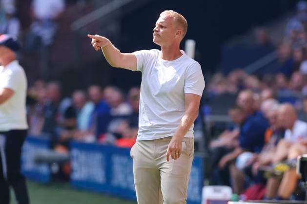 Coach Karel Geraerts FC Schalke 04 gestures, 2 Bundesliga, FC Schalke 04 vs 1 FC Köln, Veltins Arena on September 01, 2024 in Gelsenkirchen, Germany Photo by Marco Steinbrenner DeFodi Images Coach Karel Geraerts FC Schalke 04 gestures, 2 Bundesliga, FC Schalke 04 vs 1 FC Köln, Veltins Arena, September 1, 2024 in Gelsenkirchen, Germany Photo by Marco Steinbrenner DeFodi Images DFB DFL REGULATIONS PROHIBIT ANY USE OF PHOTOGRAPHS AS IMAGE SEQUENCES AND OR QUASI VIDEO Defodi 700 schalke koeln 20240901 007 Defodi-700 DFB DFL REGULATIONS PROHIBIT ANY USE OF PHOTOGRAPHS AS IMAGE SEQUENCES AND OR QUASI-VIDEO.