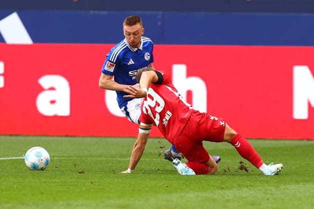 Tobias Mohr FC Schalke 04 vs Jan Thielmann 1 FC Koeln FC Schalke 04 vs 1 FC Koeln, Football, 2 Bundesliga, Matchday 4, Season 2024 2025, 01 09 2024 Photo kolbert press Ant Palmer Veltins Arena NRW Germany Copyright: xkolbert-press AntxPalmerx