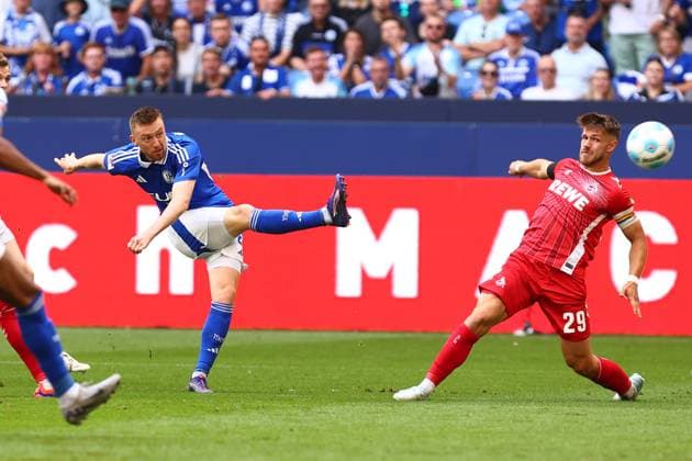 Goal chance for Tobias Mohr FC Schalke 04 FC Schalke 04 vs 1 FC Koeln, Football, 2 Bundesliga, Matchday 4, Season 2024 2025, 01 09 2024 Photo kolbert press Ant Palmer Veltins Arena NRW Germany Copyright: xkolbert-press AntxPalmerx