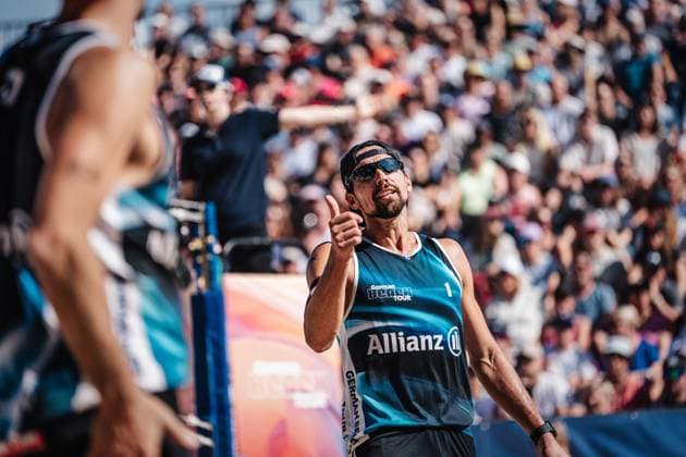 Beach volleyball men Allianz German Beach Tour German Beach Volleyball Championship 2024 01 09 2024 Jonathan Erdmann gives Nejc Zemljak a thumbs up Timmendorfer Strand Ahmann Hager Arena Schleswig Holstein Germany