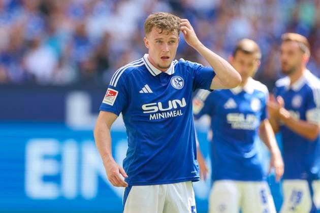 Derry John Murkin FC Schalke 04 looks dejected, 2 Bundesliga, FC Schalke 04 vs 1 FC Köln, Veltins Arena on September 01, 2024 in Gelsenkirchen, Germany Photo by Marco Steinbrenner DeFodi Images Derry John Murkin FC Schalke 04 looks dejected, 2 Bundesliga, FC Schalke 04 vs 1 FC Köln, Veltins Arena, September 1, 2024 in Gelsenkirchen, Germany Photo by Marco Steinbrenner DeFodi Images DFB DFL REGULATIONS PROHIBIT ANY USE OF PHOTOGRAPHS AS IMAGE SEQUENCES AND OR QUASI VIDEO Defodi 700 schalke koeln 20240901 014 Defodi-700 DFB DFL REGULATIONS PROHIBIT ANY USE OF PHOTOGRAPHS AS IMAGE SEQUENCES AND OR QUASI-VIDEO.
