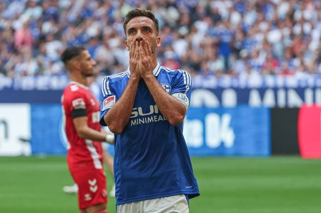 2 Bundesliga FC Schalke 04 1 FC Köln on 01 09 2024 in the Veltins Arena on Schalke Kenan Karaman Schalke 19 dissatisfied, disappointed, disappointed, dejected MH