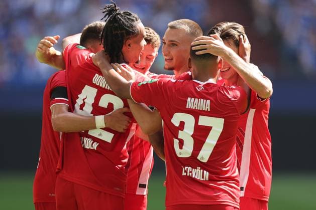 The players of 1 FC Köln are happy about the goal to 0 1 by Damion Downs 1 FC Köln at the match of the 2 BL season 2024 25 FC Schalke 04 1 FC Köln Copyright Thomas Pakusch