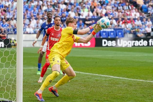 Soccer 2 Bundesliga season 2024 2025, matchday 4 FC Schalke 04 vs 1 FC Cologne Veltins Arena, Gelsenkirchen Cologne goalkeeper Jonas Urbig in action Copyright: xJOERANxSTEINSIEKx