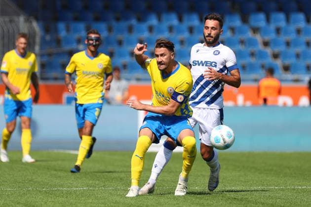 Braunschweig vs Karlsruhe, 2 BL Braunschweig, 01 09 2024, FOOTBALL Eintracht Braunschweig vs Karlsruher SC, 2 BL, Season 2024 25 Ermin Bicakcic Eintracht Braunschweig , Braunschweig