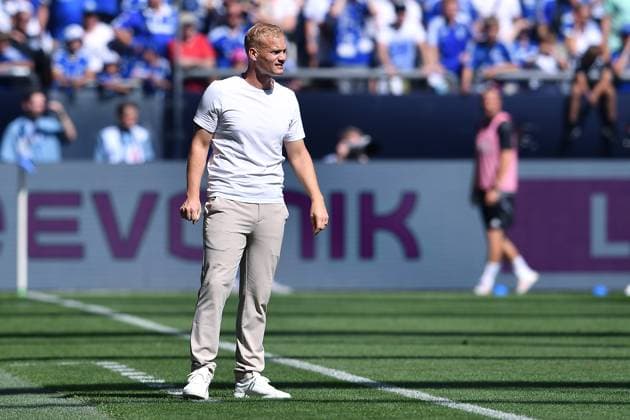 Soccer 2 Bundesliga 4 Matchday FC Schalke 04 1 FC Köln on 01 09 2024 at the Veltins Arena in Gelsenkirchen Karel Geraerts Coach Head Coach Schalke DFL regulations prohibit any use of photographs as image sequences and or quasi video xRx