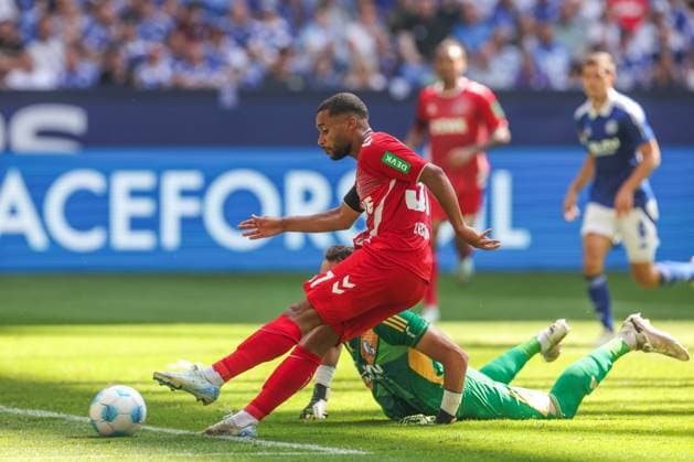 01 09 2024, Football, Season 2024 2025, 2 Bundesliga, Matchday 4, FC Schalke 04 1 FC Köln, Linton Maina 1 FC Köln scores the goal to make it 0 - 2 Gelsenkirchen Veltins Arena NRW Germany xRHR PHOTO TRx Copyright: TimxRehbein RHR-FOTOx RHR-FOTO TR