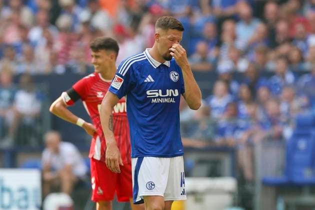 Janik Bachmann FC Schalke 04 looks dejected, 2 Bundesliga, FC Schalke 04 vs 1 FC Köln, Veltins Arena on September 01, 2024 in Gelsenkirchen, Germany Photo by Marco Steinbrenner DeFodi Images Janik Bachmann FC Schalke 04 looks dejected, 2 Bundesliga, FC Schalke 04 vs 1 FC Köln, Veltins Arena, September 1, 2024 in Gelsenkirchen, Germany Photo by Marco Steinbrenner DeFodi Images DFB DFL REGULATIONS PROHIBIT ANY USE OF PHOTOGRAPHS AS IMAGE SEQUENCES AND OR QUASI VIDEO Defodi 700 schalke koeln 20240901 042 Defodi-700 DFB DFL REGULATIONS PROHIBIT ANY USE OF PHOTOGRAPHS AS IMAGE SEQUENCES AND OR QUASI-VIDEO.