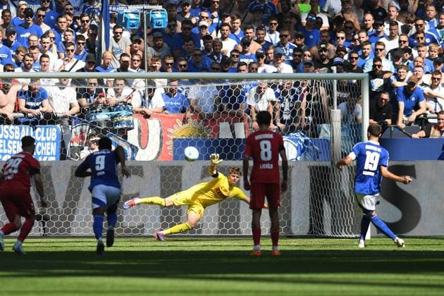 Kenan Karaman FC Schalke 04 scores his team™s first goal during the 2 Bundesliga match between FC Schalke 04 and 1 FC Köln at Veltins Arena on September 01, 2024 in Gelsenkirchen, Germany Photo by Ralf Treese DeFodi Images Kenan Karaman FC Schalke 04 scores his team™s first goal during the 2 Bundesliga match between FC Schalke 04 and 1 FC Köln at Veltins Arena on September 1, 2024 in Gelsenkirchen, Germany Photo by Ralf Treese DeFodi Images DFB DFL REGULATIONS PROHIBIT ANY USE OF PHOTOGRAPHS AS IMAGE SEQUENCES AND OR QUASI VIDEO Defodi 521 S04KOE20240901 036 Defodi-521 DFB DFL REGULATIONS PROHIBIT ANY USE OF PHOTOGRAPHS AS IMAGE SEQUENCES AND OR QUASI-VIDEO.
