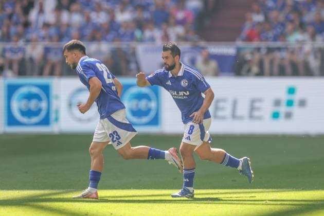 01 09 2024, Football, Season 2024 2025, 2 Bundesliga, Matchday 4, FC Schalke 04 1 FC Köln, f l Mehmet Can Aydin FC Schalke 04 , Amin Younes FC Schalke 04 Gelsenkirchen Veltins Arena NRW Germany xRHR PHOTO TRx Copyright: TimxRehbein RHR-FOTOx RHR-FOTO TR