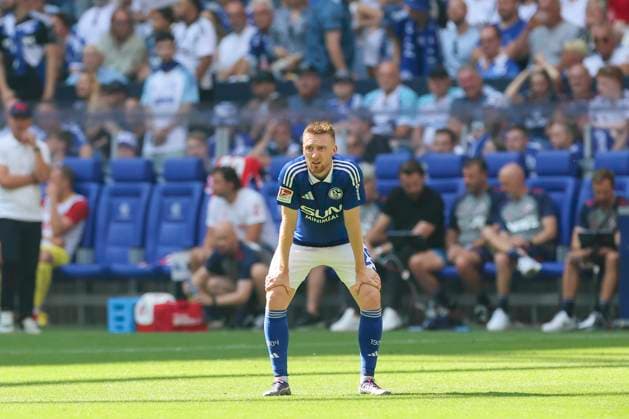Tobias Mohr FC Schalke 04 looks dejected, 2 Bundesliga, FC Schalke 04 vs 1 FC Köln, Veltins Arena on September 01, 2024 in Gelsenkirchen, Germany Photo by Marco Steinbrenner DeFodi Images Tobias Mohr FC Schalke 04 looks dejected, 2 Bundesliga, FC Schalke 04 vs 1 FC Köln, Veltins Arena, September 1, 2024 in Gelsenkirchen, Germany Photo by Marco Steinbrenner DeFodi Images DFB DFL REGULATIONS PROHIBIT ANY USE OF PHOTOGRAPHS AS IMAGE SEQUENCES AND OR QUASI VIDEO Defodi 700 schalke koeln 20240901 051 Defodi-700 DFB DFL REGULATIONS PROHIBIT ANY USE OF PHOTOGRAPHS AS IMAGE SEQUENCES AND OR QUASI-VIDEO.
