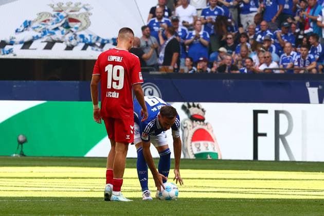 Kenan Karaman FC Schalke 04 Tim Lemperle 1 FC Koeln FC Schalke 04 vs 1 FC Koeln, Football, 2 Bundesliga, Matchday 4, Season 2024 2025, 01 09 2024 Photo kolbert press Ant Palmer Veltins Arena NRW Germany Copyright: xkolbert-press AntxPalmerx