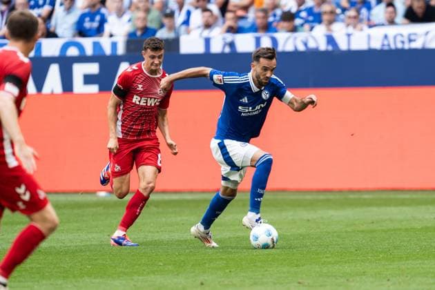GER, 2 FBL FC Schalke 04 vs 1 FC Köln Koeln 01 09 2024, Veltins Arena, Gelsenkirchen, GER, 2 FBL FC Schalke 04 vs 1 FC Köln Koeln In the picture Tim Lemperle 1 FC Köln Koeln, single action whole body whole body ball on foot nordphotoxGmbHxx xChristianxSchulze nph000300