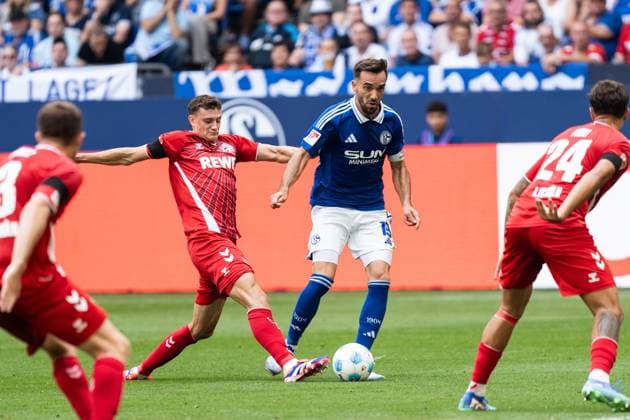GER, 2 FBL FC Schalke 04 vs 1 FC Köln Koeln 01 09 2024, Veltins Arena, Gelsenkirchen, GER, 2 FBL FC Schalke 04 vs 1 FC Köln Koeln In the picture duel between Tim Lemperle 1 FC Köln Koeln, and Jan Thielmann 1 FC Köln Koeln, nordphotoxGmbHxx xChristianxSchulze nph000300