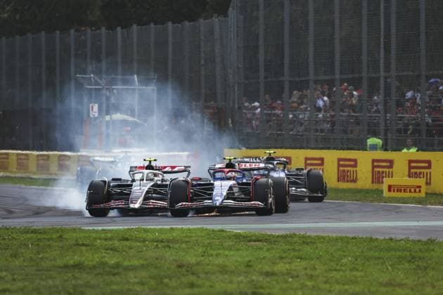 22 TSUNODA Yuki (jap), Visa Cash App RB F1 Team VCARB 01, 27 HULKENBERG Nico (ger), Haas F1 Team VF-24 Ferrari, action during the Formula 1 Pirelli Gran Premio d’Italia 2024, Italian Grand Prix 2024, 16th round of the 2024 Formula One World Championship, WM, Weltmeisterschaft from August 30 to September 1, 2024 on the Autodromo Nazionale Monza, in Monza, Italy - F1 - ITALIAN GRAND PRIX 2024 DPPI Panoramic  240901_R16_ITALIA_DP_FG0O8293