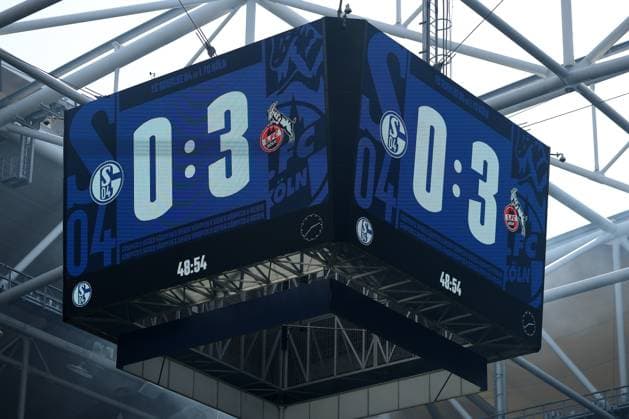The video cube shows the intermediate result of the match of the 2 BL season 2024 25 FC Schalke 04 1 FC Köln Copyright Thomas Pakusch