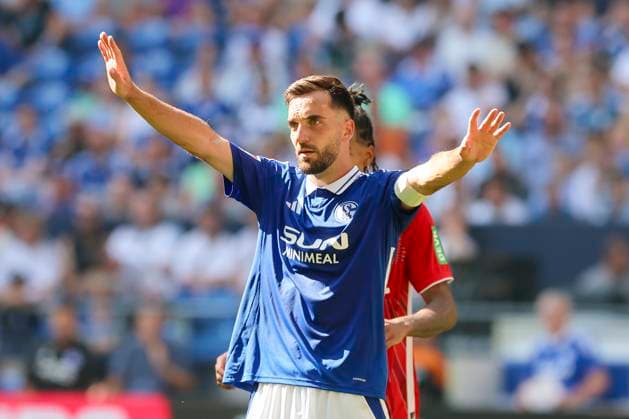 Kenan Karaman FC Schalke 04 gestures, 2 Bundesliga, FC Schalke 04 vs 1 FC Köln, Veltins Arena on September 01, 2024 in Gelsenkirchen, Germany Photo by Marco Steinbrenner DeFodi Images Kenan Karaman FC Schalke 04 gestures, 2 Bundesliga, FC Schalke 04 vs 1 FC Köln, Veltins Arena, September 1, 2024 in Gelsenkirchen, Germany Photo by Marco Steinbrenner DeFodi Images DFB DFL REGULATIONS PROHIBIT ANY USE OF PHOTOGRAPHS AS IMAGE SEQUENCES AND OR QUASI VIDEO Defodi 700 schalke koeln 20240901 060 Defodi-700 DFB DFL REGULATIONS PROHIBIT ANY USE OF PHOTOGRAPHS AS IMAGE SEQUENCES AND OR QUASI-VIDEO.