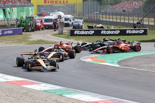 Start, Lando Norris McLaren , Oscar Piastri McLaren , Charles Leclerc Scuderia Ferrari HP , Carlos Sainz jr Scuderia Ferrari HP , Lewis Hamilton Mercedes AMG , Race, Italian Grand Prix, Motorsport, Men, Formula 1, 01 09 2024 Monza Lombardy Italy Copyright: xkolbert-press ChristianxKolbertx
