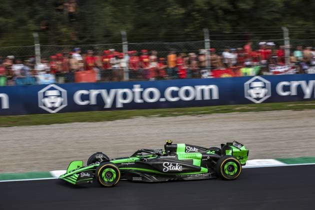 24 ZHOU Guanyu (chi), Stake F1 Team Kick Sauber C44, action during the Formula 1 Pirelli Gran Premio d’Italia 2024, Italian Grand Prix 2024, 16th round of the 2024 Formula One World Championship, WM, Weltmeisterschaft from August 30 to September 1, 2024 on the Autodromo Nazionale Monza, in Monza, Italy - F1 - ITALIAN GRAND PRIX 2024 DPPI Panoramic  240901_R16_ITALIA_DP_EA017305