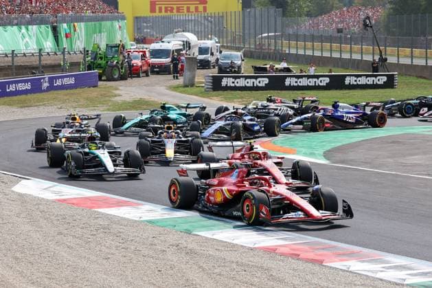 Start, Charles Leclerc Scuderia Ferrari HP , Carlos Sainz jr Scuderia Ferrari HP , Lewis Hamilton Mercedes AMG , Max Verstappen Red Bull , Sergio Perez Red Bull , Fernando Alonso Aston Martin , Race, Italian Grand Prix, Motorsport, Men, Formula 1, 01 09 2024 Monza Lombardy Italy Copyright: xkolbert-press ChristianxKolbertx