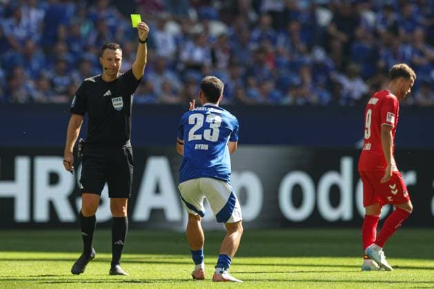 Gelsenkirchen, Germany, 01 09 24 Mehmet Aydin FC Schalke 04 receives the yellow card during the 2 Bundesliga match between FC Schalke 04 vs 1 FC Köln at Veltins Arena on September 1, 2024 in Gelsenkirchen, Germany Photo by Stefan Brauer Brauer Fotoagentur Gelsenkirchen, Germany, 01 09 24 Mehmet Aydin FC Schalke 04 FC Schalke 04 receives the yellow card during the 2 Bundesliga match between FC Schalke 04 vs 1 FC Köln at Veltins Arena on September 1, 2024 in Gelsenkirchen, Germany Photo by Stefan Brauer Brauer Fotoagentur Gelsenkirchen Veltins Arena Germany Copyright: xStefanxBrauer Brauer-Fotoagenturx
