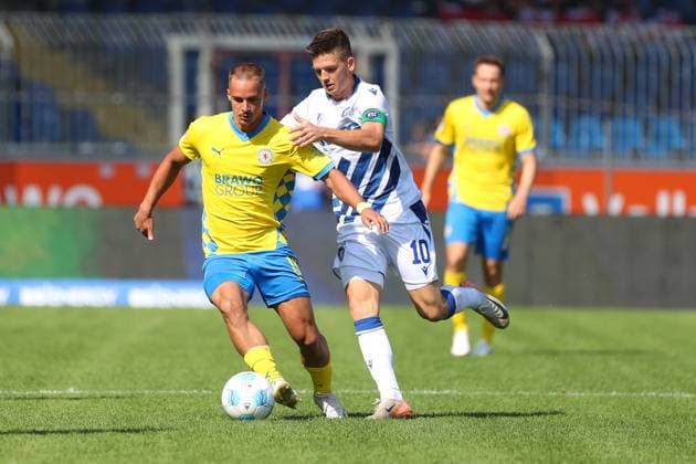 Braunschweig vs Karlsruhe, 2 BL Braunschweig, 01 09 2024, FOOTBALL Eintracht Braunschweig vs Karlsruher SC, 2 BL, Season 2024 25 Marvin Rittmuˆller Eintracht Braunschweig , Marvin Wanitzek KSC Braunschweig