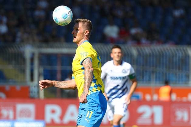 Braunschweig vs Karlsruhe, 2 BL Braunschweig, 01 09 2024, FOOTBALL Eintracht Braunschweig vs Karlsruher SC, 2 BL, Season 2024 25 Sebastian Polter Eintracht Braunschweig Braunschweig