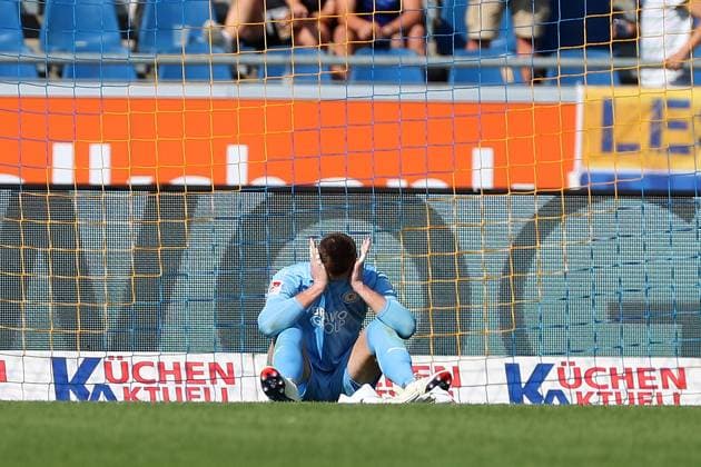 Braunschweig vs Karlsruhe, 2 BL Braunschweig, 01 09 2024, FUßBALL Eintracht Braunschweig vs Karlsruher SC, 2 BL, Season 2024 25 End of match, Goalkeeper Lennart Grill Eintracht Braunschweig , disappointed, sad, dejected, desperate, down, frustrated, frustration, disappointment Braunschweig