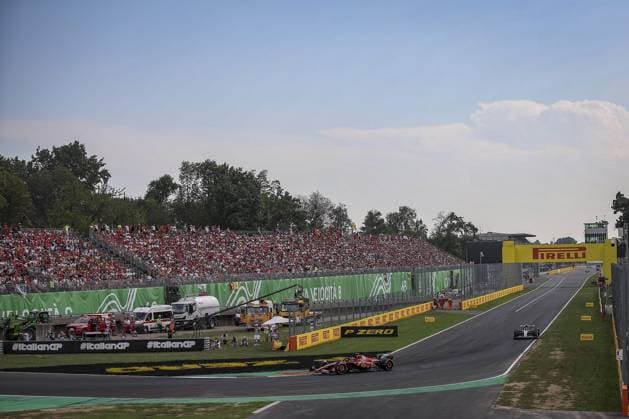 55 SAINZ Carlos (spa), Scuderia Ferrari SF-24, action during the Formula 1 Pirelli Gran Premio d’Italia 2024, Italian Grand Prix 2024, 16th round of the 2024 Formula One World Championship, WM, Weltmeisterschaft from August 30 to September 1, 2024 on the Autodromo Nazionale Monza, in Monza, Italy - F1 - ITALIAN GRAND PRIX 2024 DPPI Panoramic  240901_R16_ITALIA_DP_EA017472