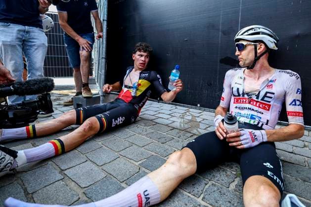 Bilder des Jahres 2024, Sport 09 September Sport Themen der Woche KW35 Sport Bilder des Tages Belgian Arnaud De Lie of Lotto Dstny and Belgian Tim Wellens of UAE Team Emirates pictured after the fifth and last stage of the Renewi Tour multi-stage cycling race, from Menen to Geraardsbergen (202,5 km) on Sunday 01 September 2024. The five-day race takes place in Belgium and the Netherlands. DAVIDxPINTENS  x99483695x